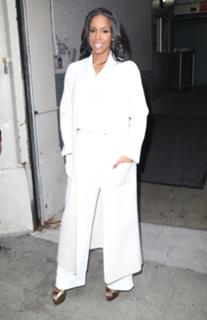 Kelly Rowland feet photo thumbnail