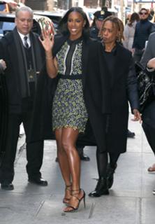 Kelly Rowland feet photo thumbnail