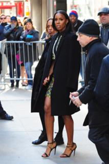 Kelly Rowland feet photo thumbnail