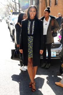 Kelly Rowland feet photo thumbnail