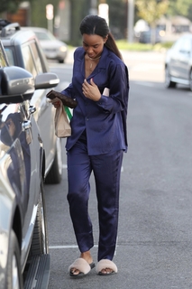 Kelly Rowland feet photo thumbnail