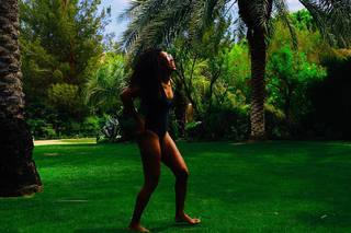 Kelly Rowland feet photo thumbnail