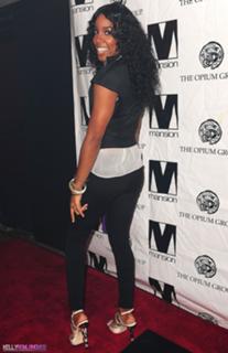 Kelly Rowland feet photo thumbnail