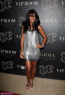 Kelly Rowland feet photo thumbnail