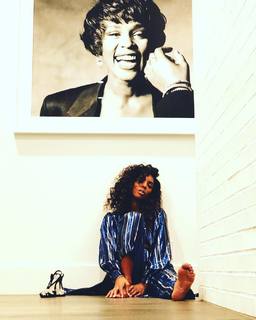 Kelly Rowland feet photo thumbnail