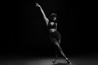Kelly Rowland feet photo thumbnail