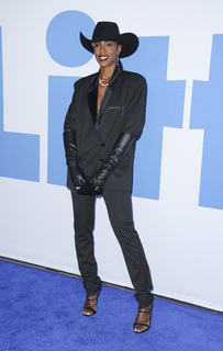 Kelly Rowland feet photo thumbnail