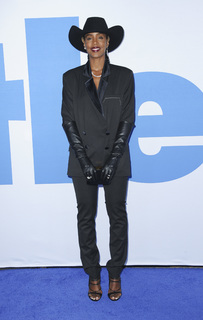 Kelly Rowland feet photo thumbnail