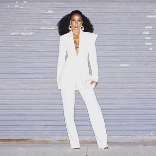 Kelly Rowland feet photo thumbnail