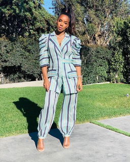Kelly Rowland feet photo thumbnail