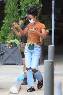Kelly Rowland feet photo thumbnail