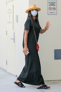 Kelly Rowland feet photo thumbnail