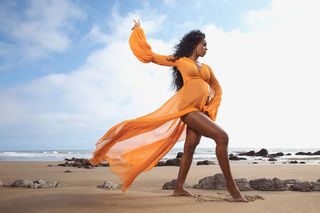Kelly Rowland feet photo thumbnail