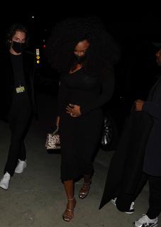 Kelly Rowland feet photo thumbnail