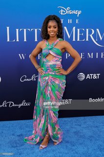 Kelly Rowland feet photo thumbnail