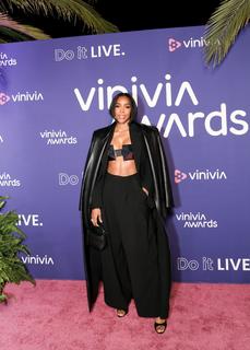 Kelly Rowland feet photo thumbnail