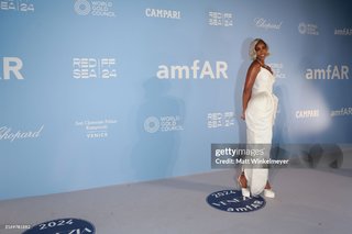 Kelly Rowland feet photo thumbnail