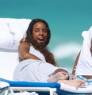 Kelly Rowland feet photo 2
