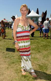 Kelly Rutherford feet photo 11