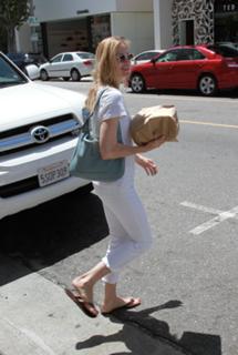 Kelly Rutherford feet photo 13