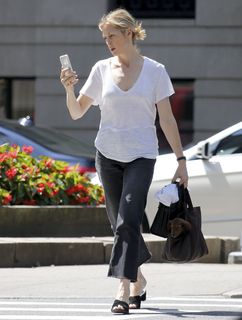 Kelly Rutherford feet photo 1