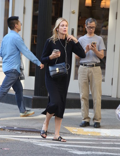 Kelly Rutherford feet photo 19