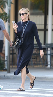 Kelly Rutherford feet photo 18