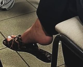 Kelly Somers feet photo 8