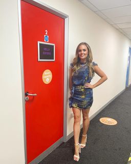 Kelly Somers feet photo 20