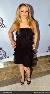 Kelly Stables feet photo thumbnail