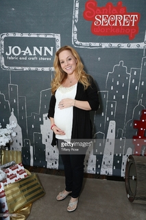 Kelly Stables feet photo thumbnail