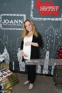 Kelly Stables feet photo thumbnail