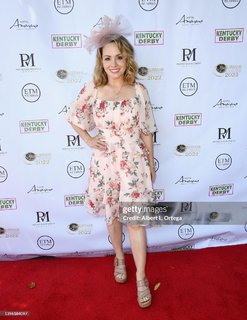 Kelly Stables feet photo thumbnail