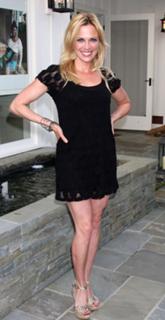 Kelly Sullivan feet photo 2
