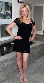 Kelly Sullivan feet photo 3