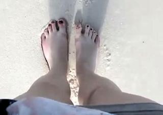 Kelly Svirakova feet photo thumbnail