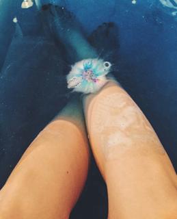 Kelly Svirakova feet photo thumbnail