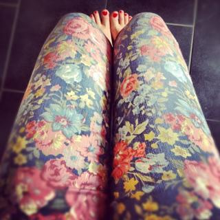 Kelly Svirakova feet photo thumbnail