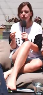 Kelly Svirakova feet photo thumbnail