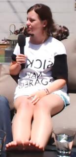 Kelly Svirakova feet photo thumbnail