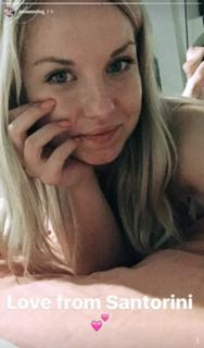 Kelly Svirakova feet photo thumbnail