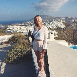 Kelly Svirakova feet photo thumbnail