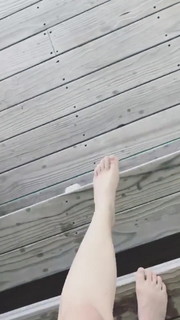 Kelly Svirakova feet photo thumbnail