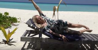 Kelly Svirakova feet photo thumbnail