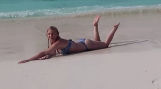 Kelly Svirakova feet photo thumbnail