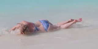 Kelly Svirakova feet photo thumbnail