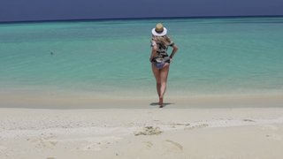 Kelly Svirakova feet photo thumbnail