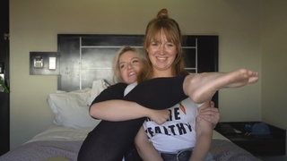 Kelly Svirakova feet photo thumbnail