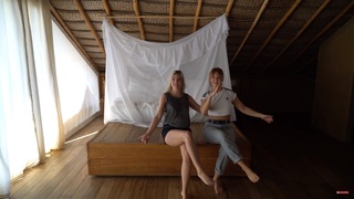 Kelly Svirakova feet photo thumbnail