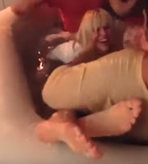 Kelly Svirakova feet photo thumbnail